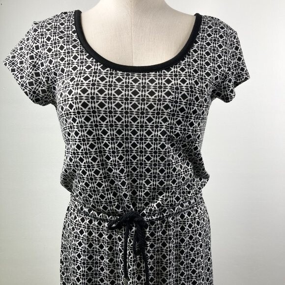 T by Talbots Black White Geometric Comfy Short Sleeve Maxi Tie Dress Size Small - Picture 9 of 15